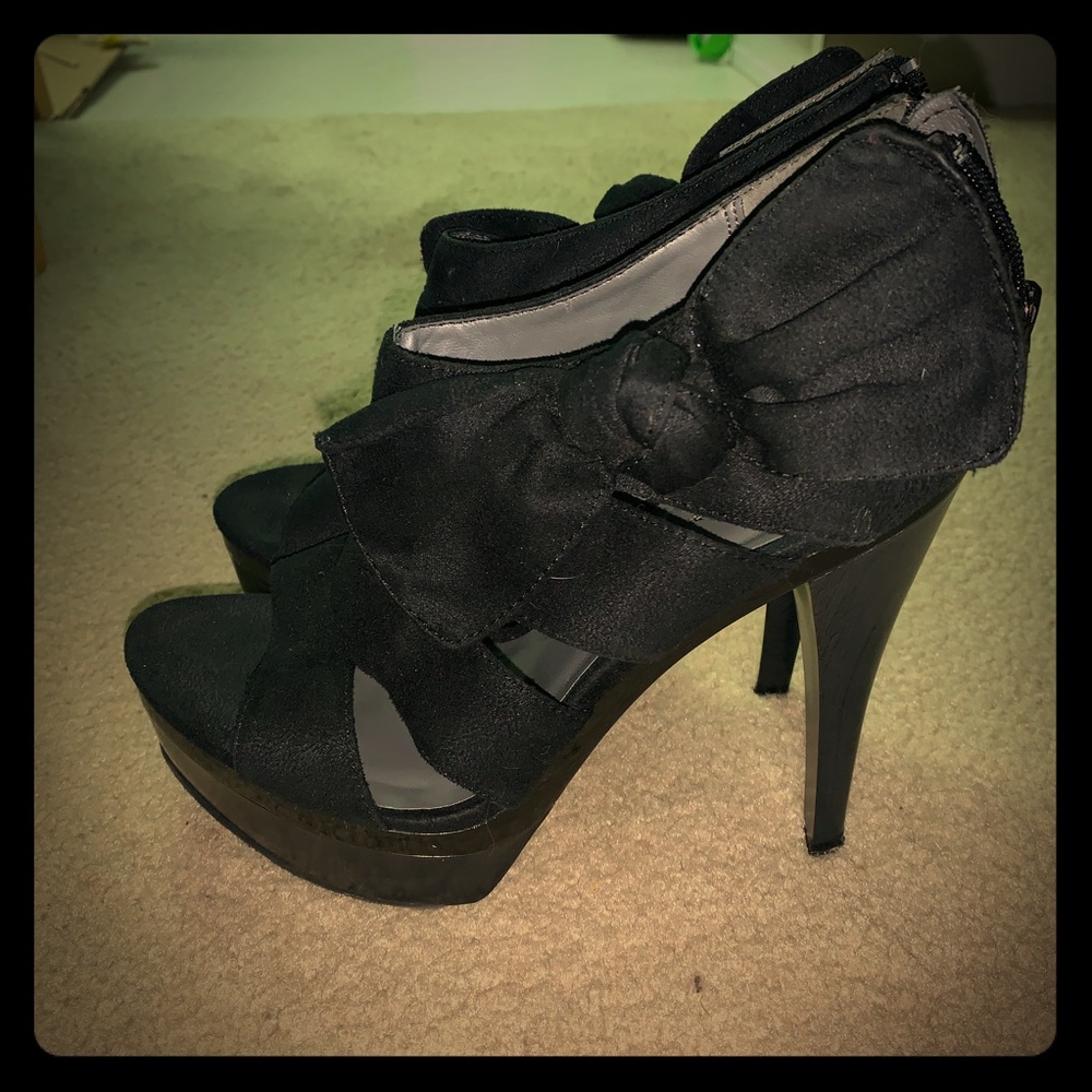 Sexy Black Pumps Size 8